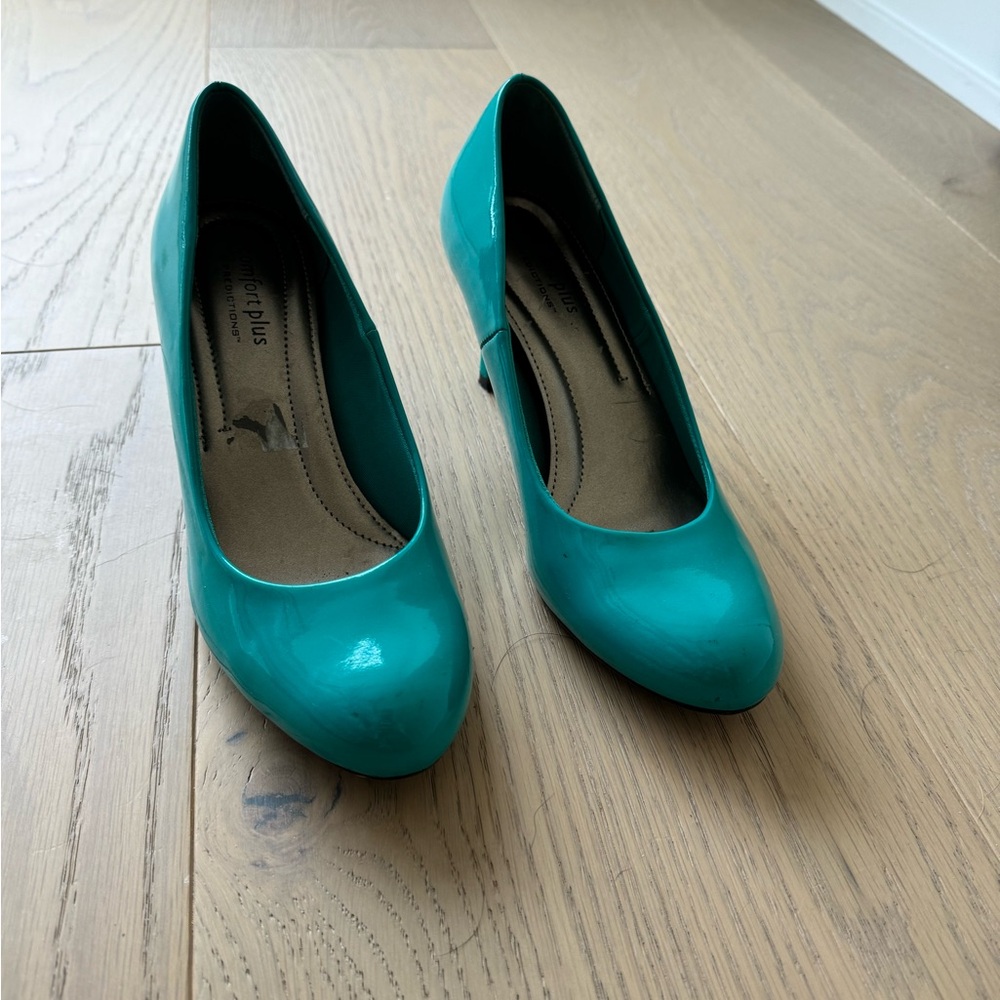 Chic Teal Heels for Women